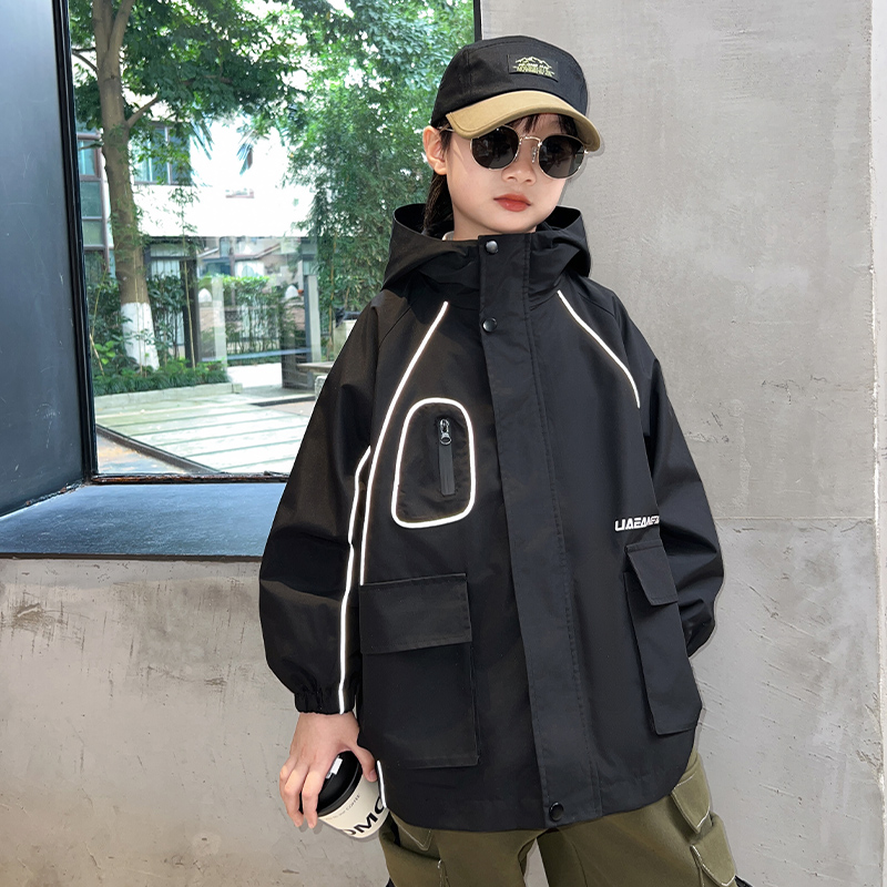 【高品质】男童冲锋衣外套春秋款2025秋季新款中大童儿童连帽冲锋衣