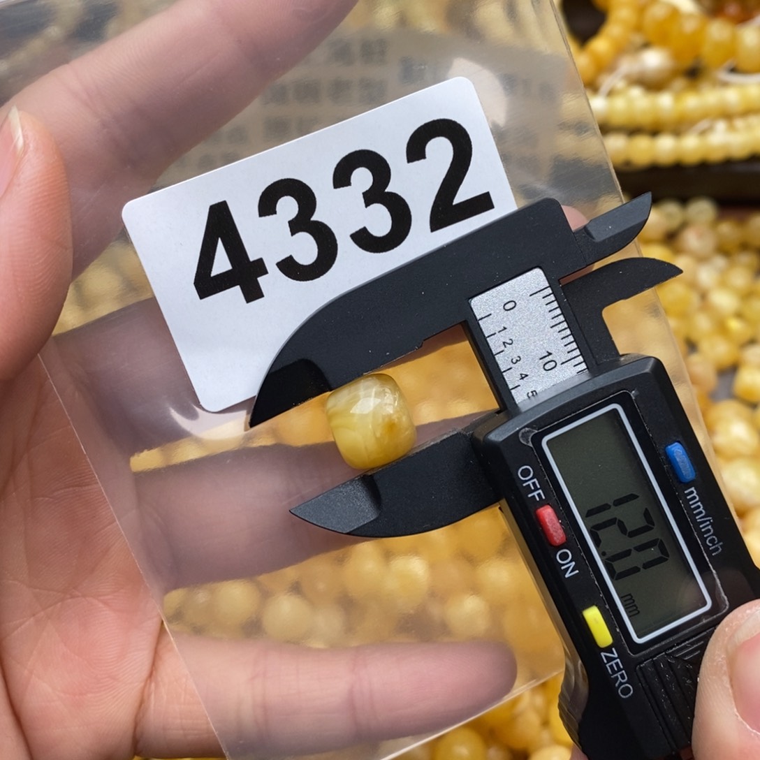 蜜蜡珠宝奇石未镶嵌