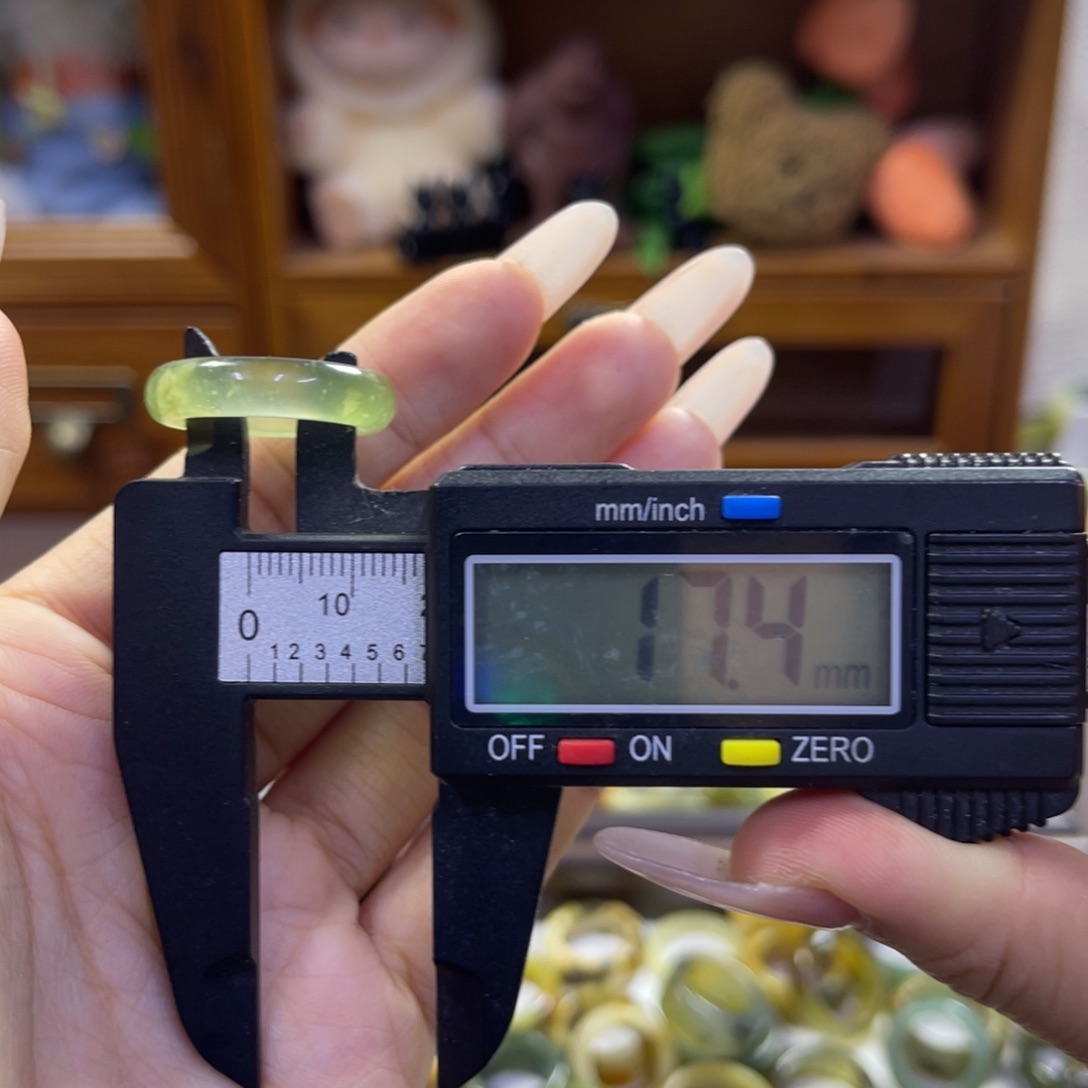 蛇纹石玉未镶嵌手镯34