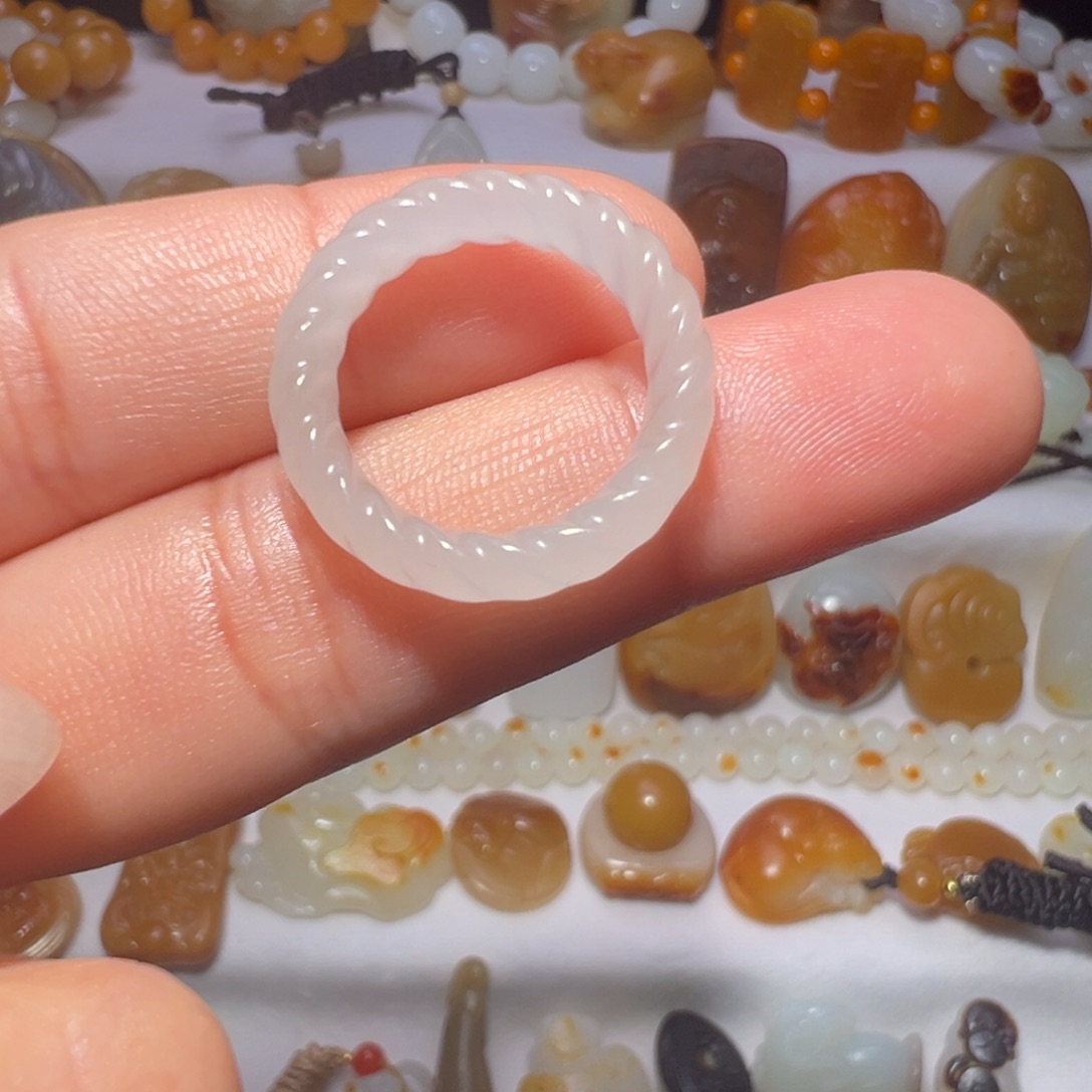 滚***来和田玉未镶嵌挂件