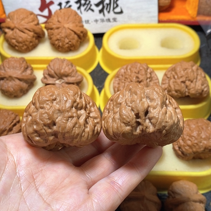 文玩核桃把件蛤蟆头 45
