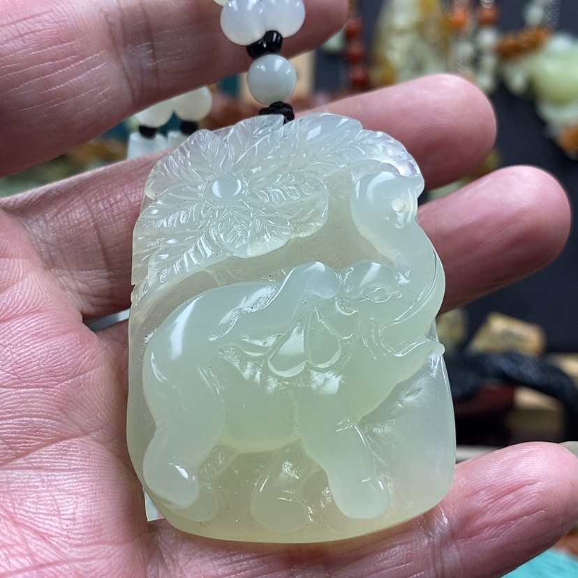 【闪购商品】蛇纹石玉吊坠未镶嵌