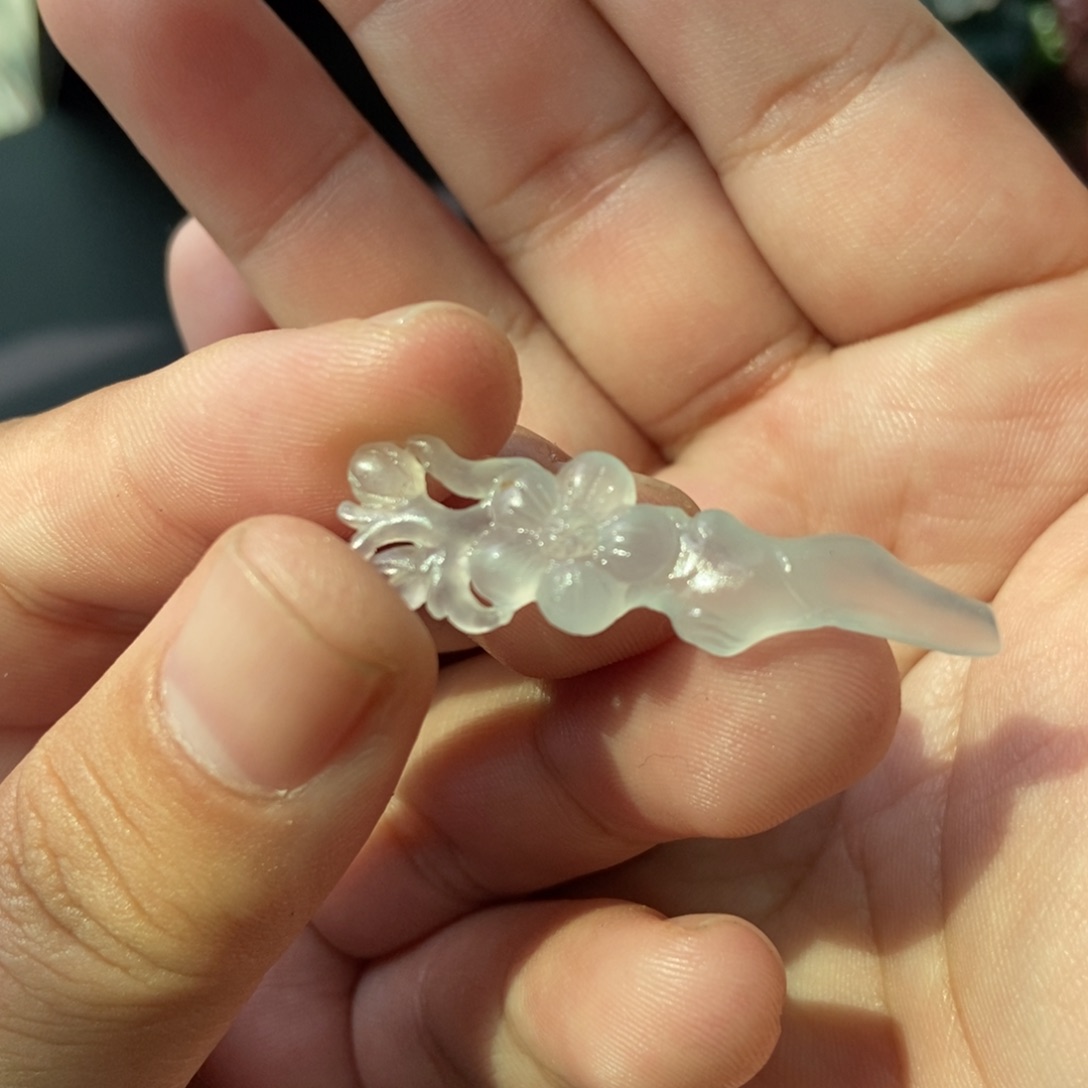 定制翡翠未镶嵌梅花