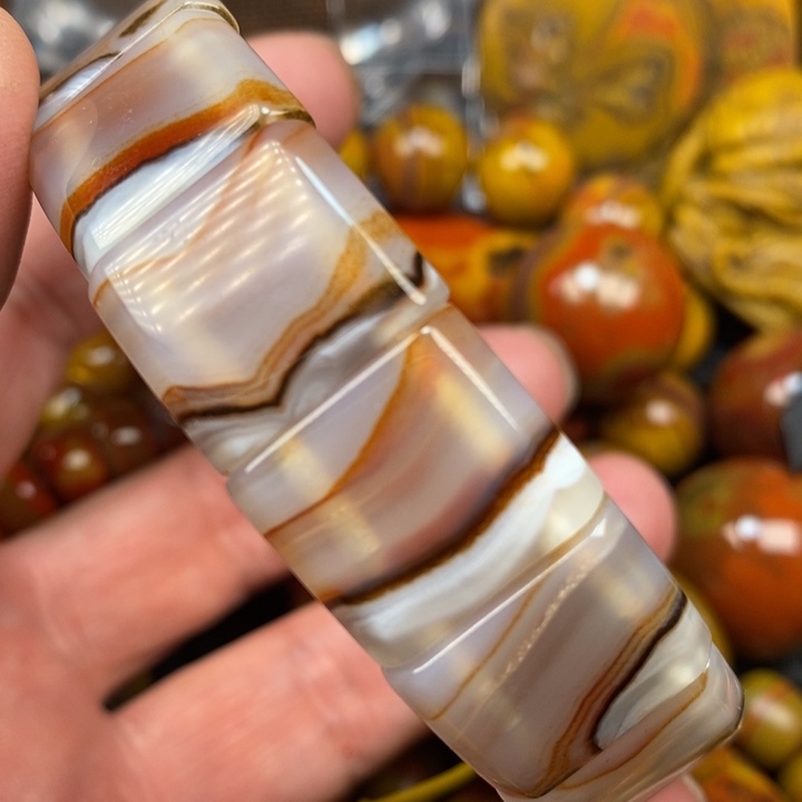 玛瑙/玉髓颈饰未镶嵌七**途