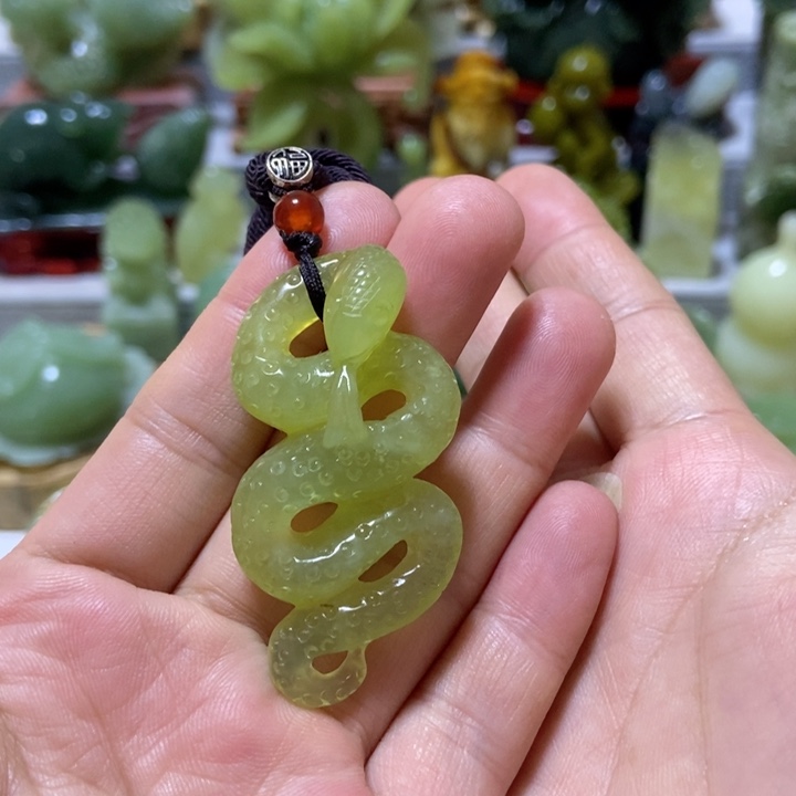 【闪购商品】蛇纹石玉挂件未镶嵌