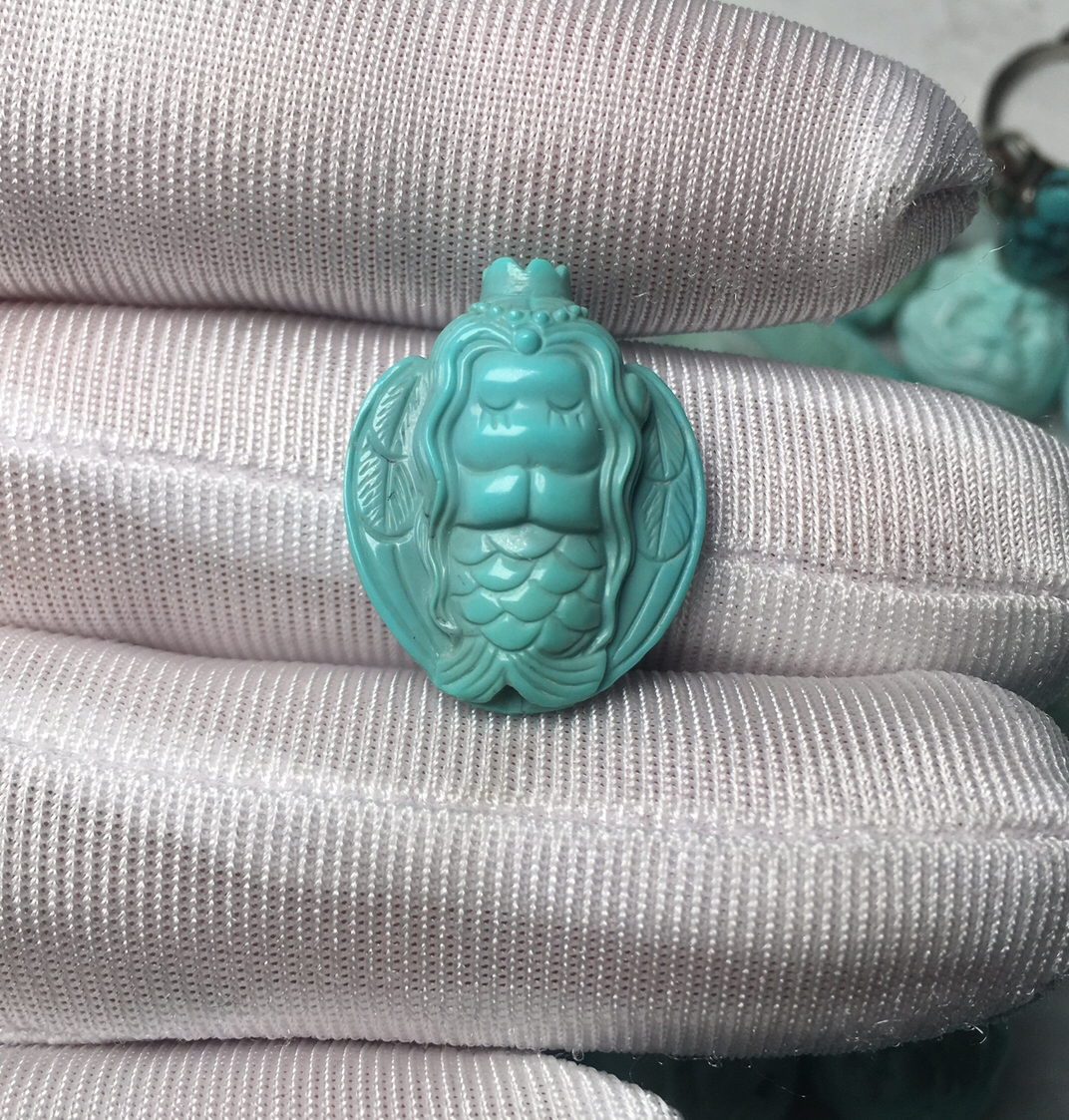 原矿绿松石美人鱼雕刻件