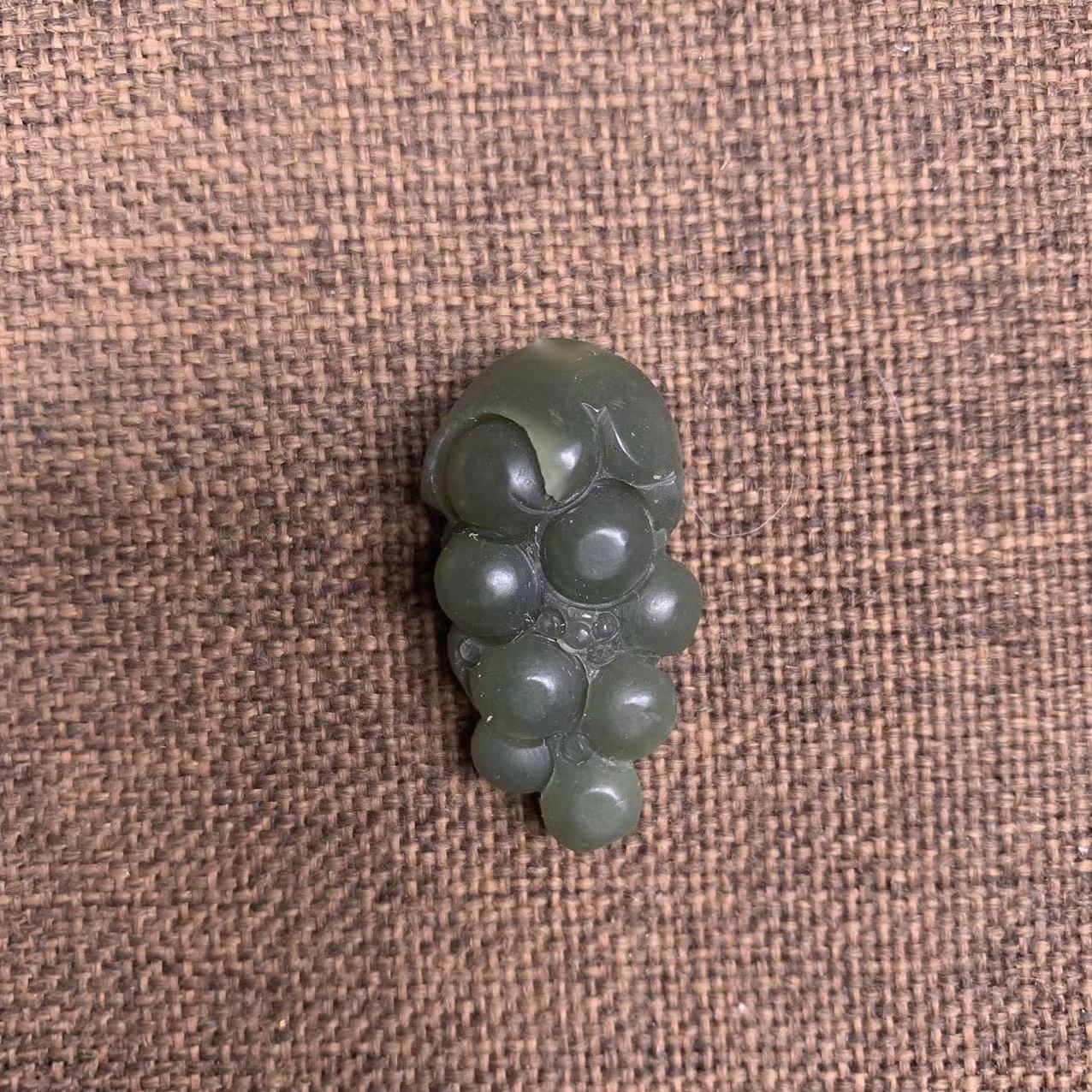 精美时尚百搭和田玉吊坠