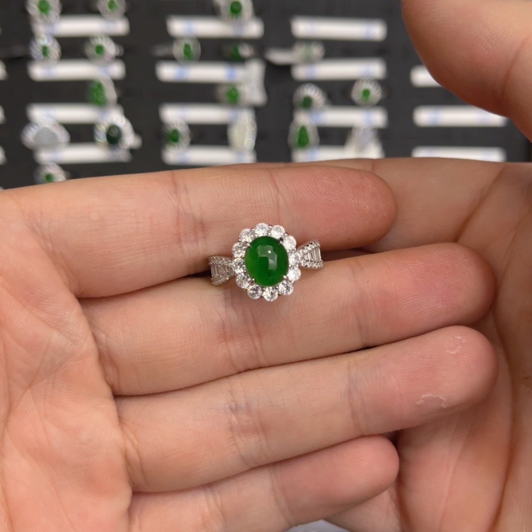 翡翠戒指银S925镶嵌翡翠戒指