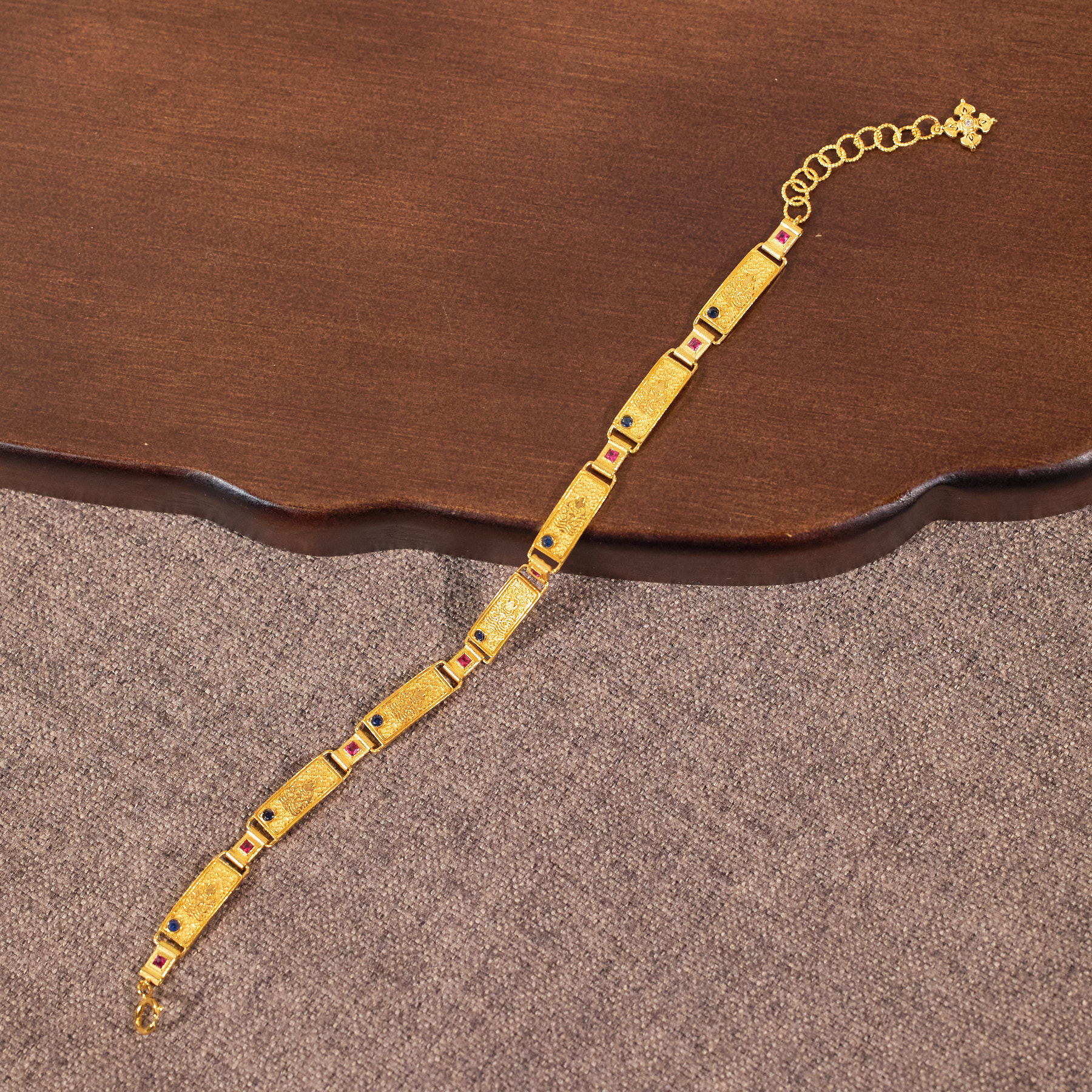 【歪歪】（素金）扎基手排*18K镶嵌N4286