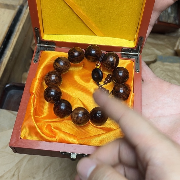 大叶紫檀（黑酸枝木类）