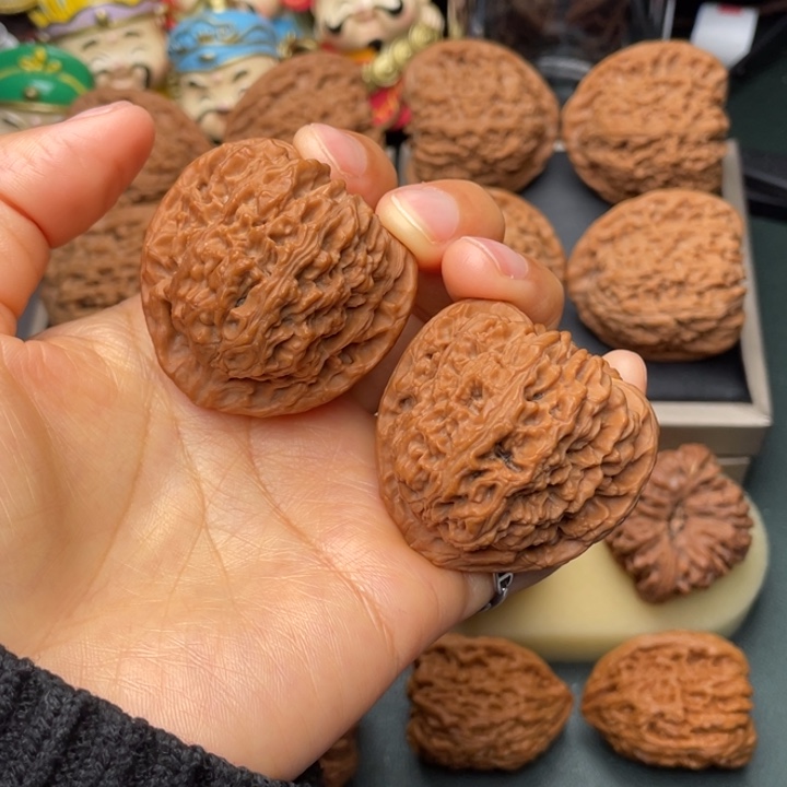 吊坠文玩核桃424140尺三角微凹底