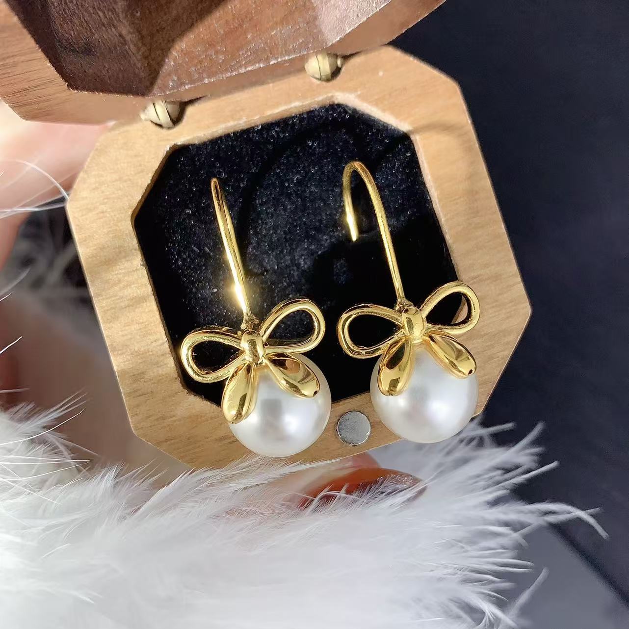 【伟新源】足金999  5D工艺 蝴蝶结珍.珠耳钩（附加126）