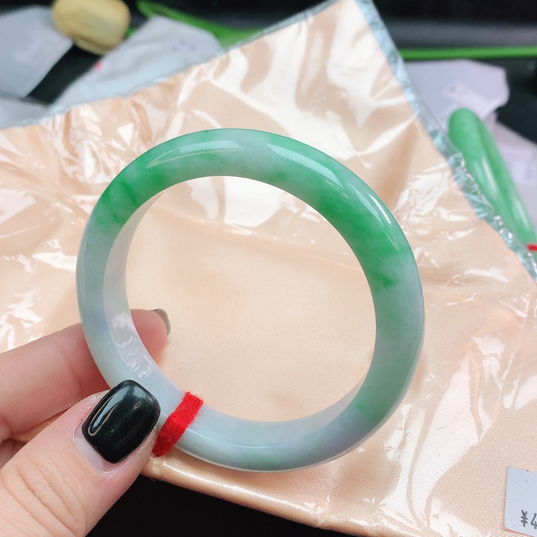 翡翠手镯未镶嵌正882147