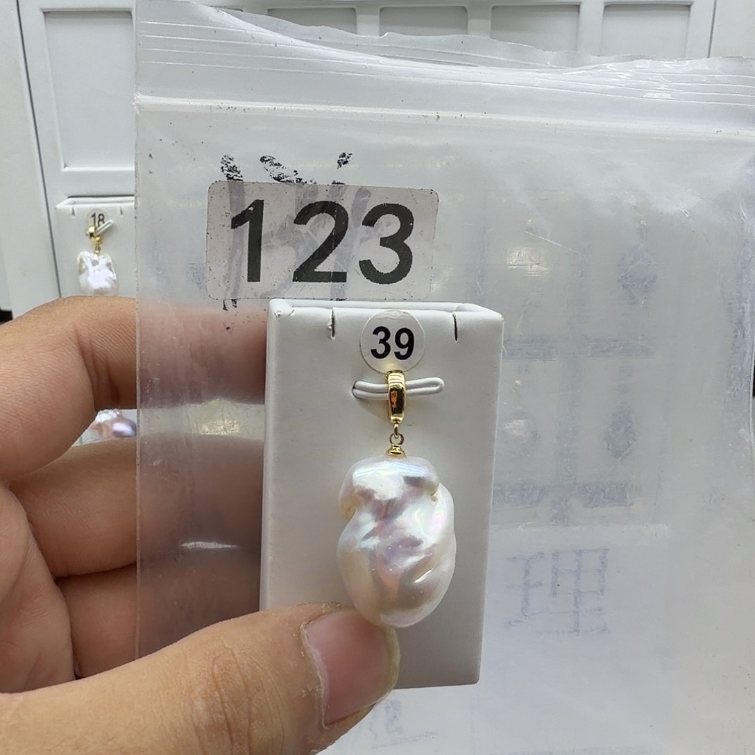 淡水珍珠颈饰合金