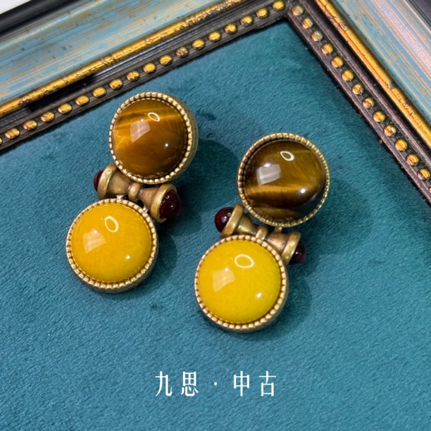铜合金耳饰 黄色琉璃S925银耳钉女款日常百搭耳饰