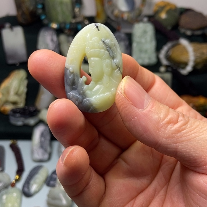 籽****和田玉（糖玉）未镶嵌颈饰