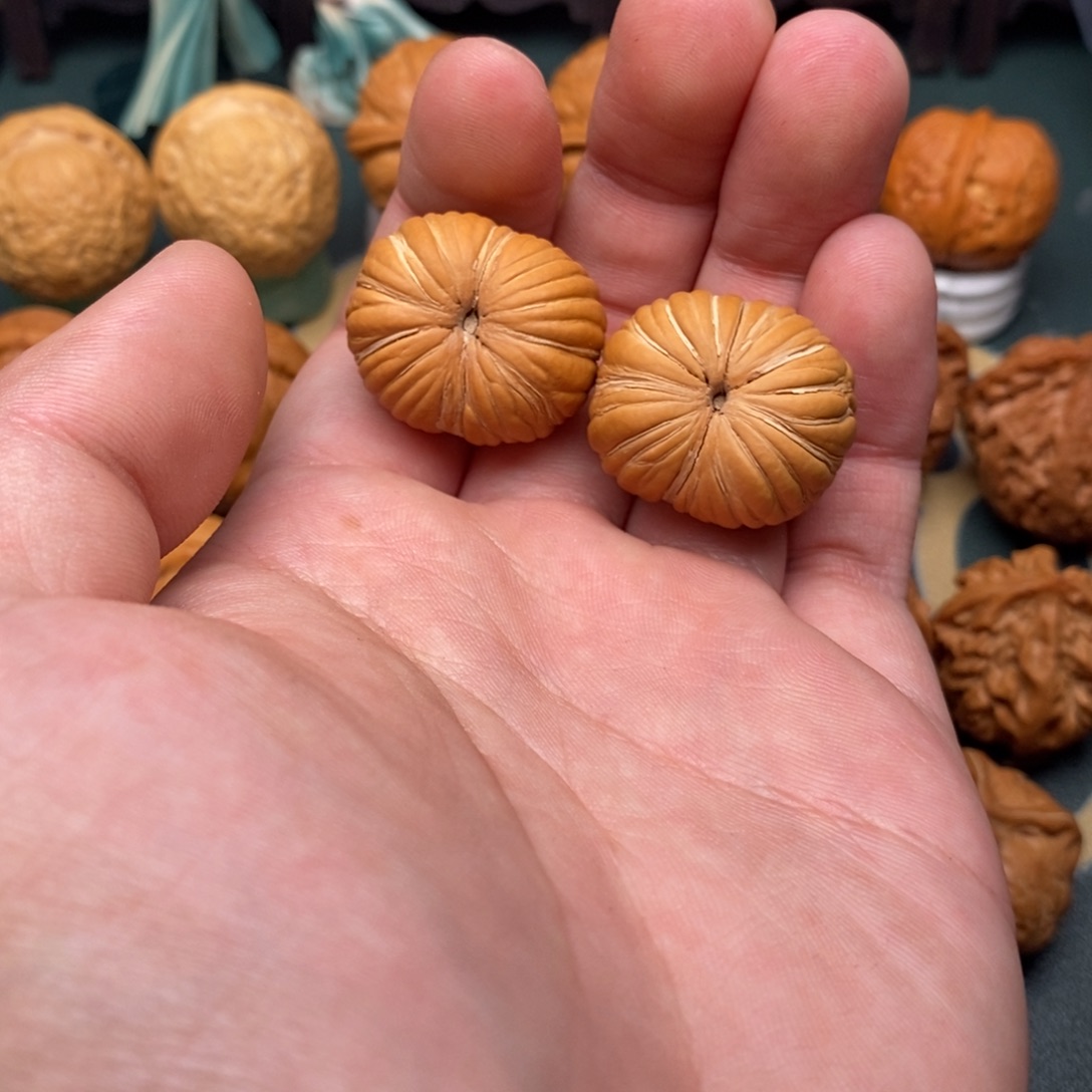 文玩核桃把件金丝南瓜