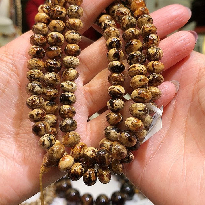 琥珀裸石未镶嵌波*波琥珀