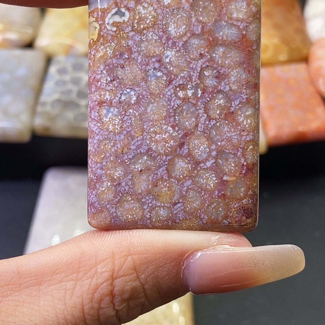 硅化玉颈饰合金花**贵