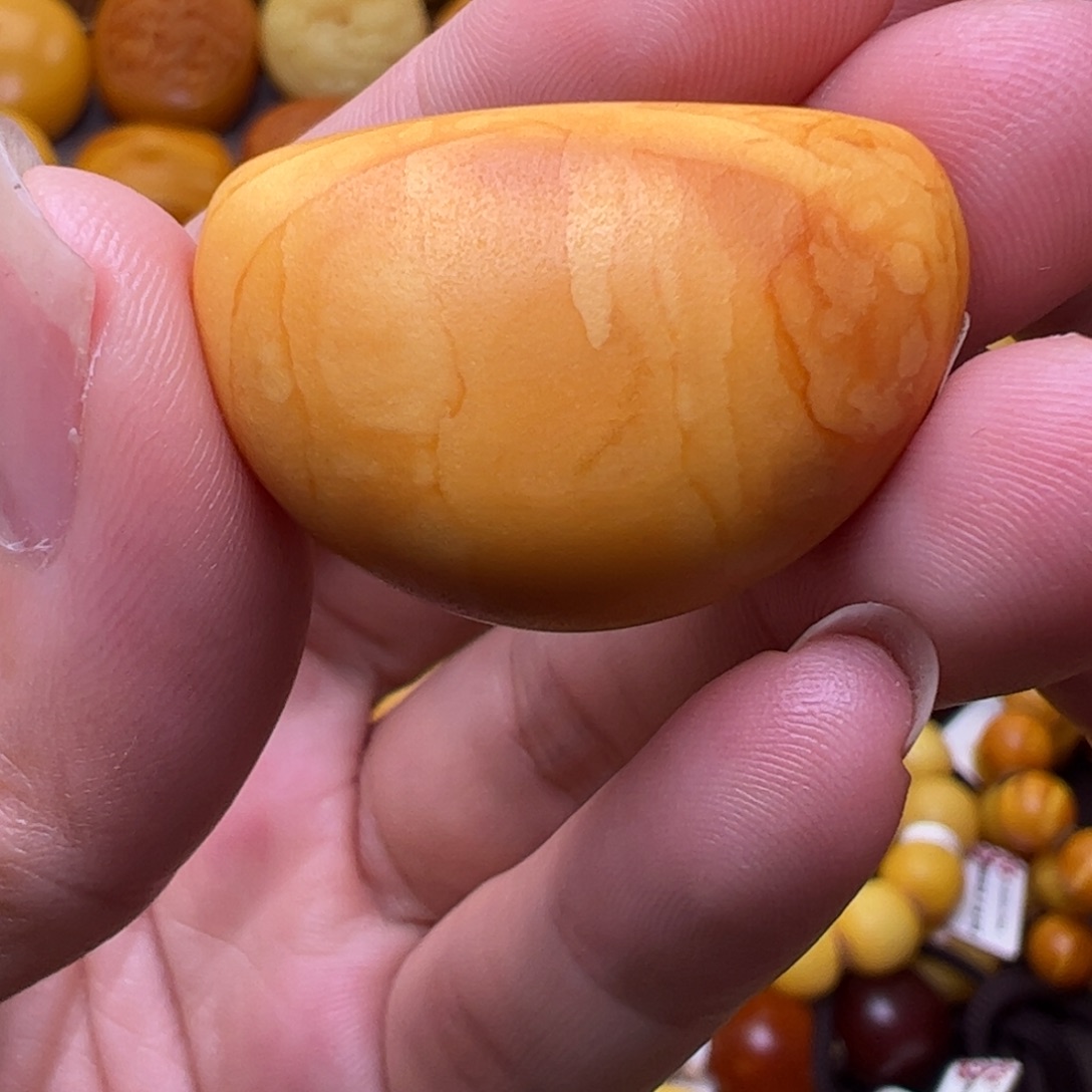 蜜蜡未镶嵌珠宝奇石