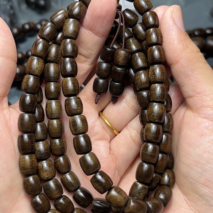 沉香手串白棋玉化