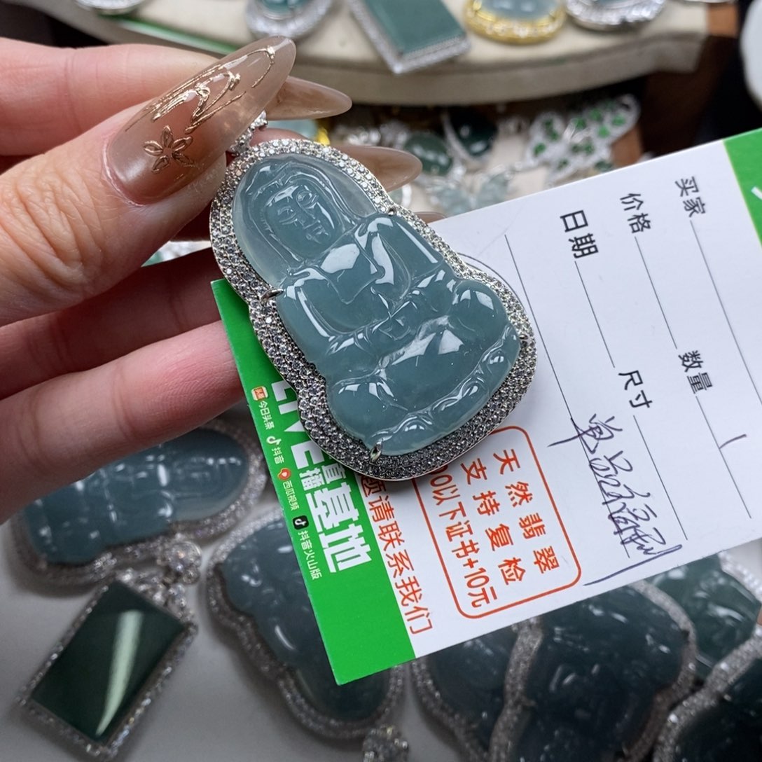 翡翠颈饰未镶嵌4****6翡翠