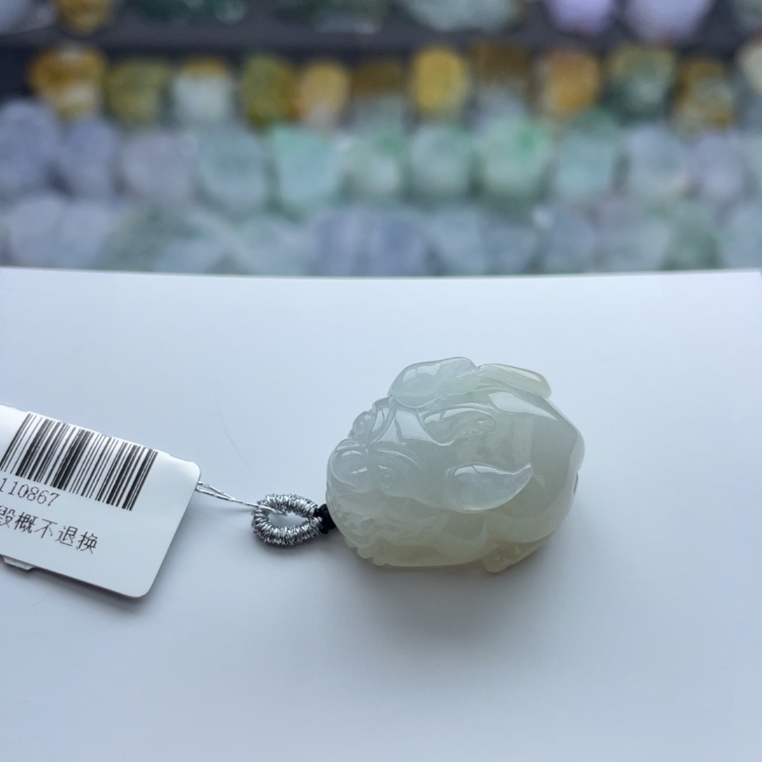 翡翠颈饰未镶嵌貔貅