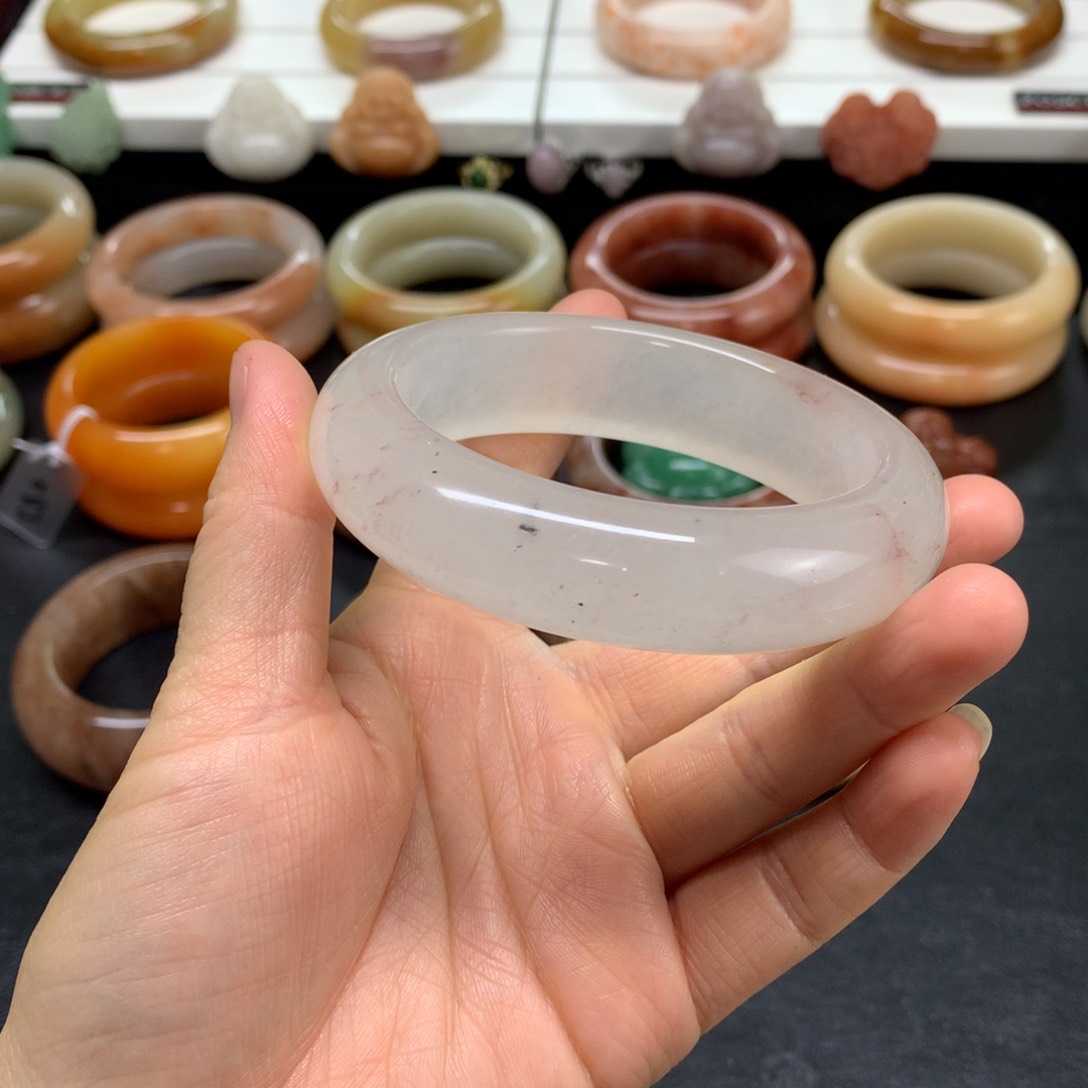 石英质玉手镯未镶嵌