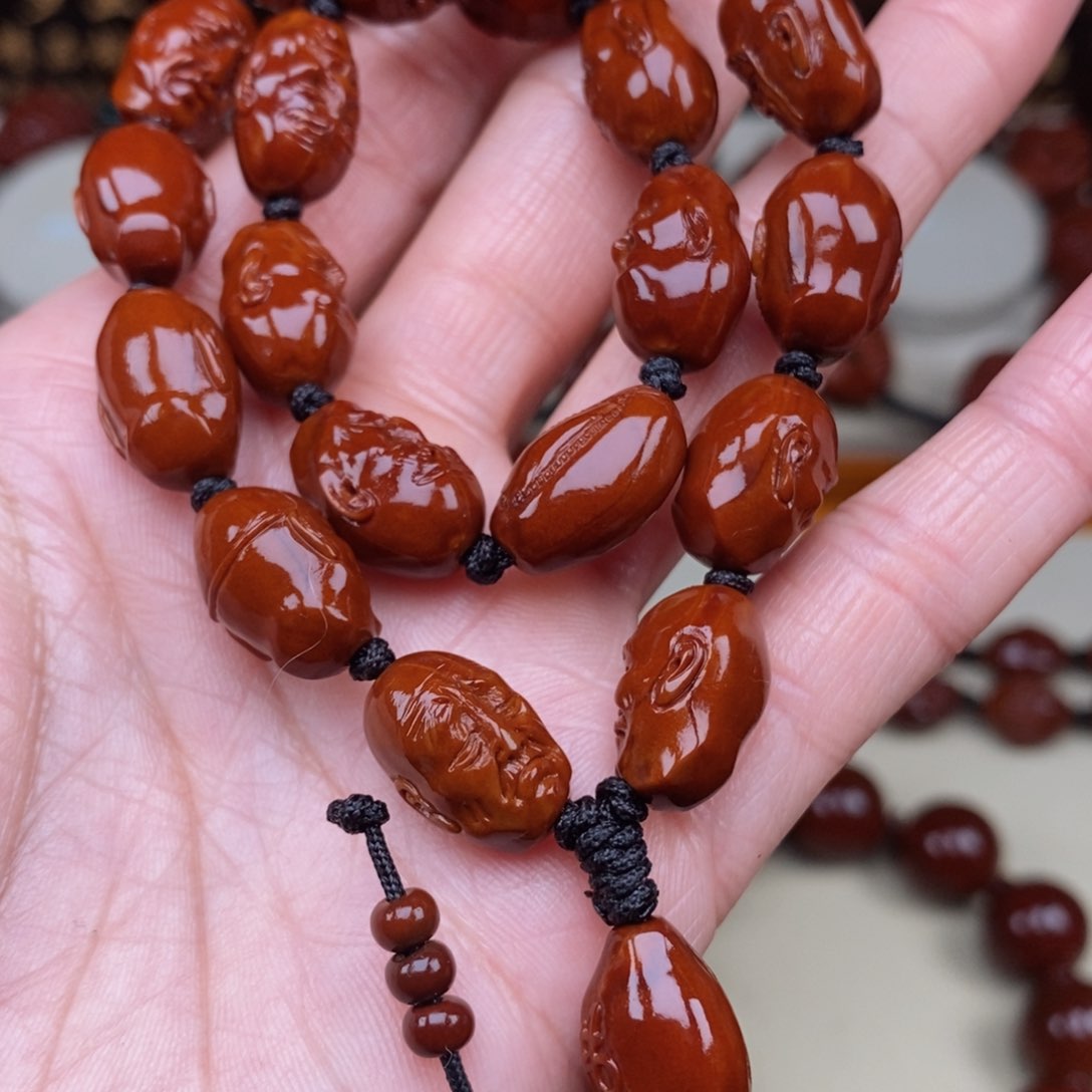 橄榄核把件一****）十八罗汉