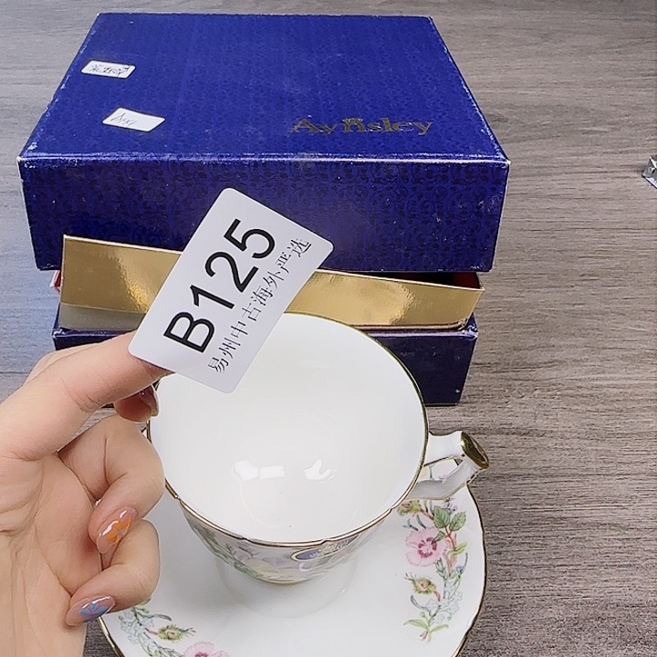 ?****皮倩倩海外陶瓷工艺品