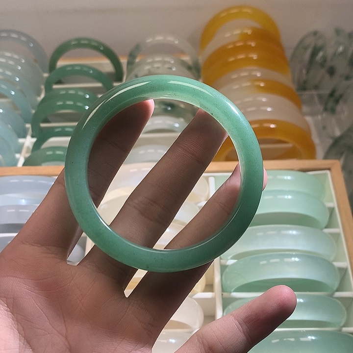 翡翠未镶嵌手镯手镯1530