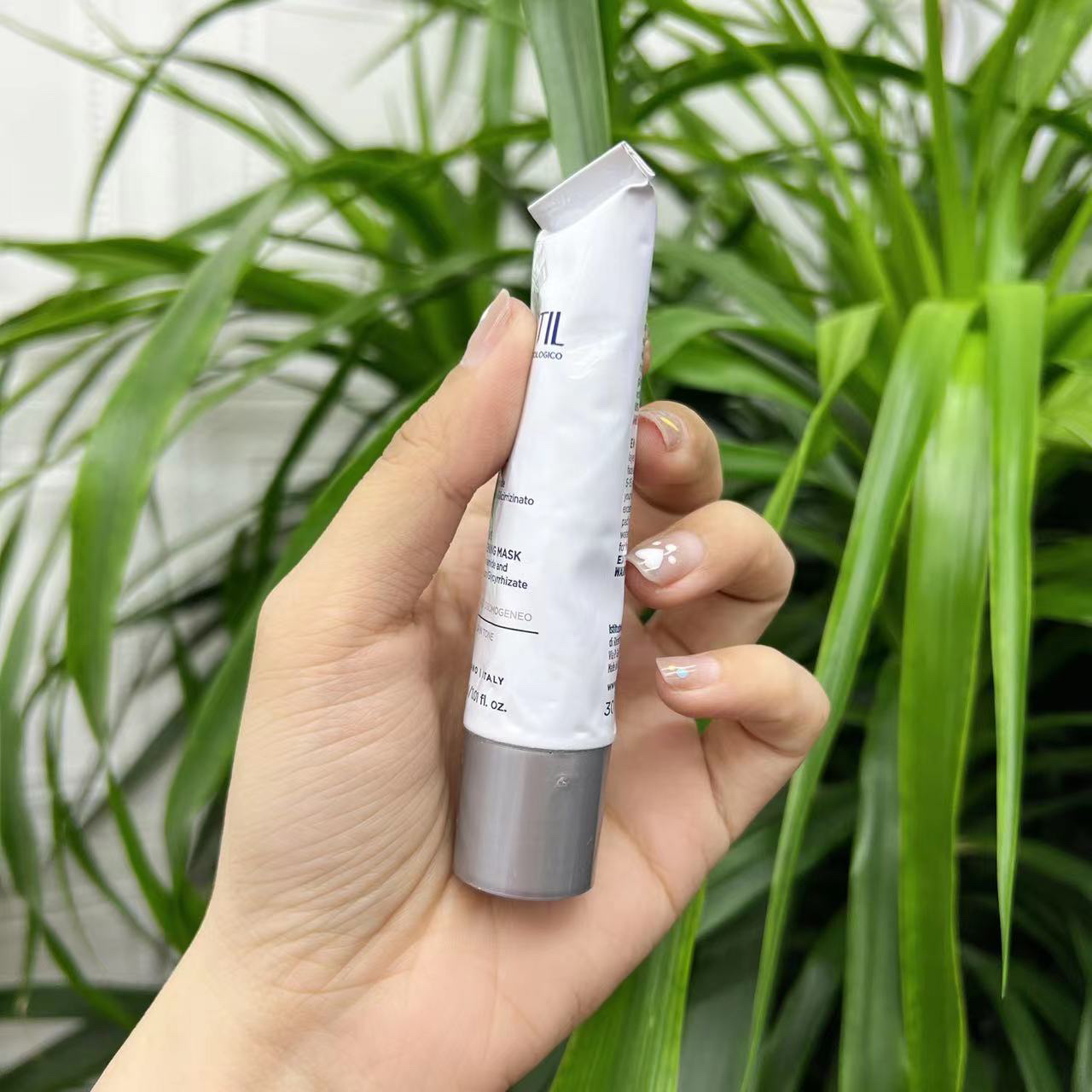 【熬夜也不怕暗沉 黄黑皮就靠你了！】白芙蓉美白面膜