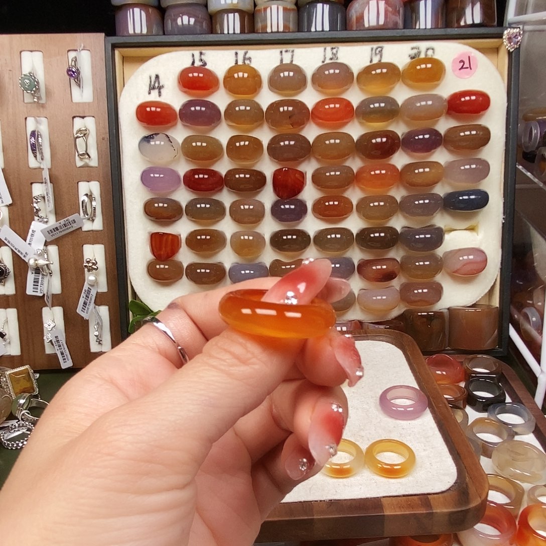 一***然玛瑙/玉髓未镶嵌戒指
