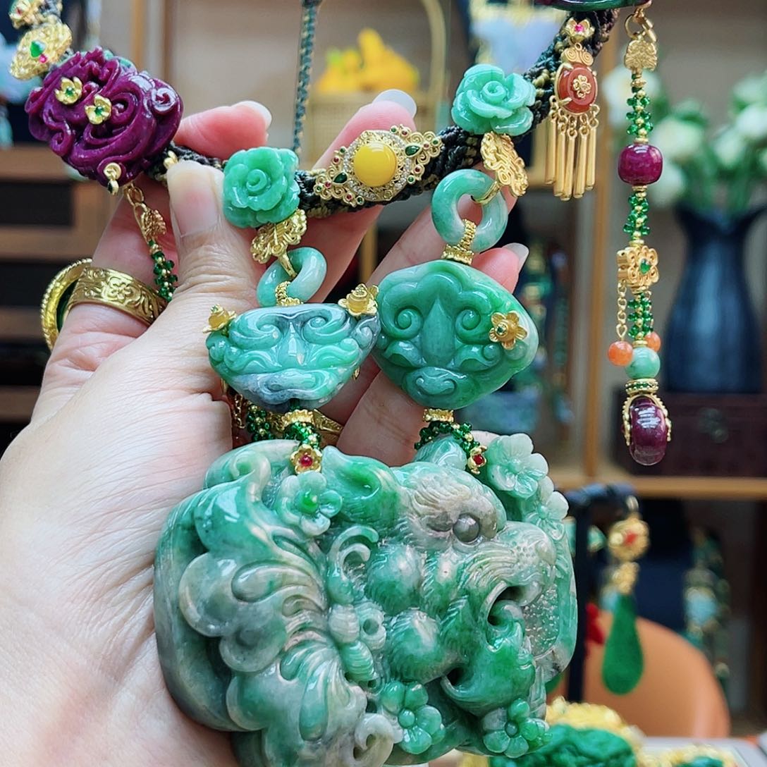 毛衣链未镶嵌翡翠兔****姐48小时鉴赏期