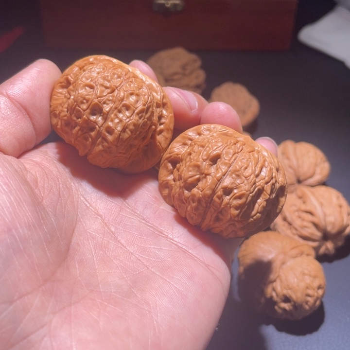 文玩核桃把件42血麒麟