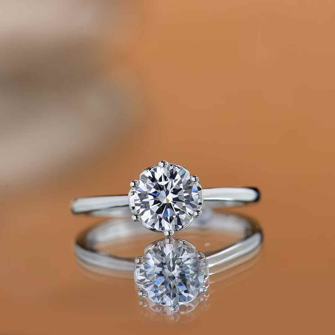 925银莫桑石戒指 925银莫桑石戒指【爱心手捧花】0.5-1克拉时尚简约