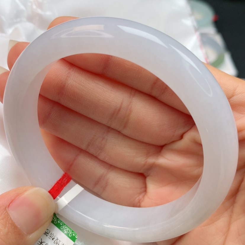 【闪购商品】翡翠手镯未镶嵌柠**荷天然翡翠手镯