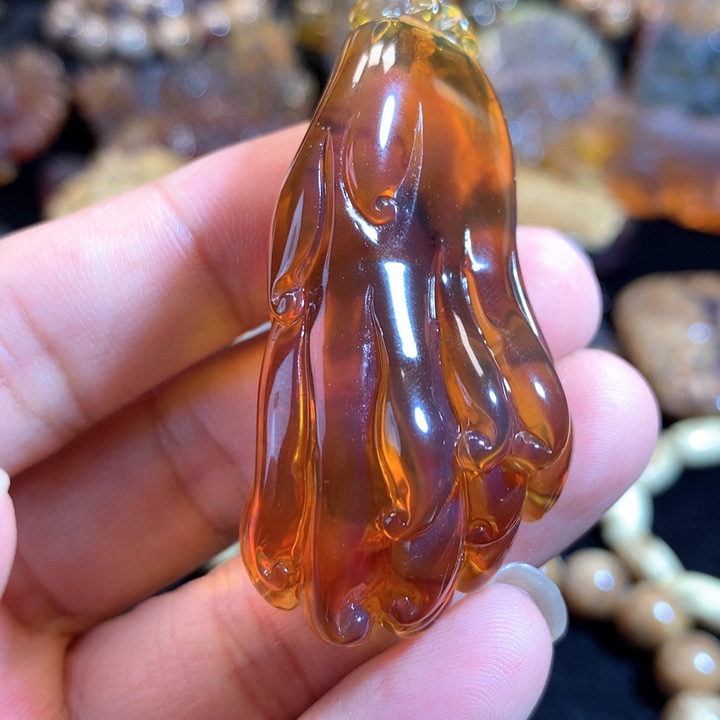 琥珀颈饰未镶嵌佛手瓜