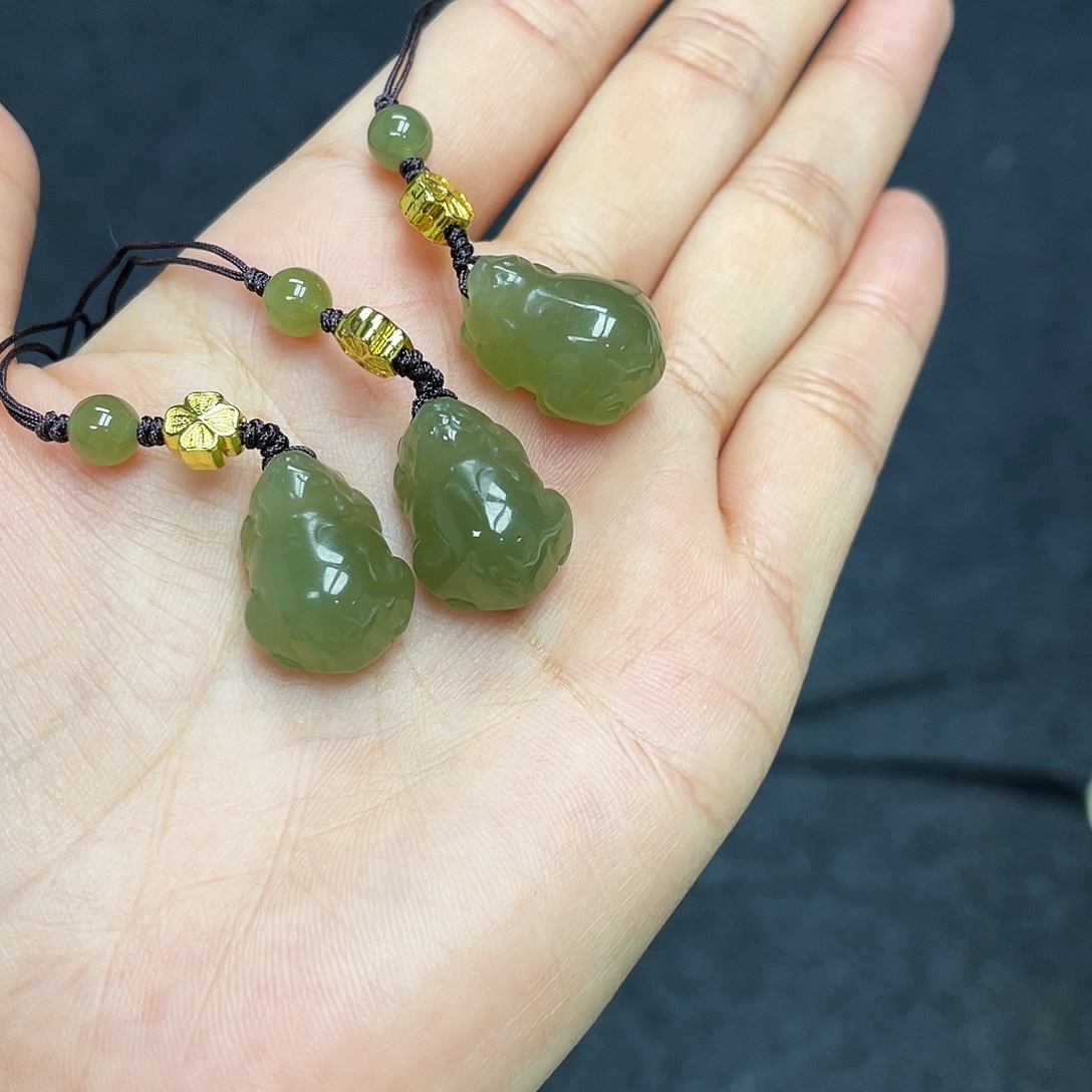 和田玉未镶嵌手镯拍一发一