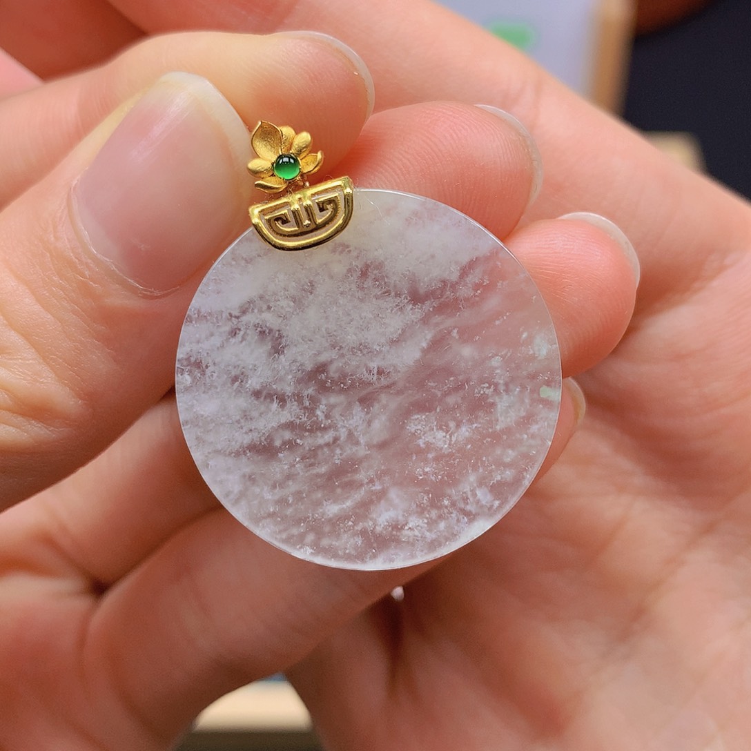 翡翠18K金镶嵌颈饰翡翠