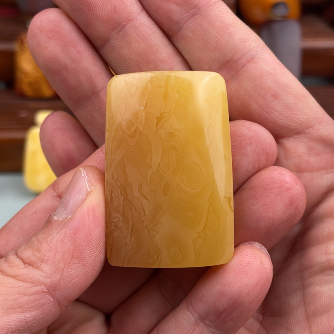 定制琥珀未镶嵌蜜蜡牌子