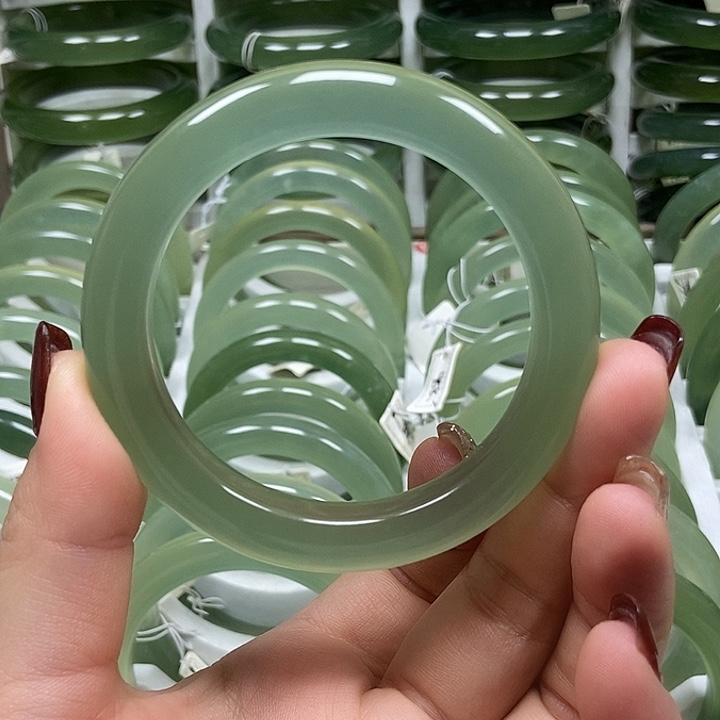 玉***心岫玉未镶嵌手镯天然岫玉手镯