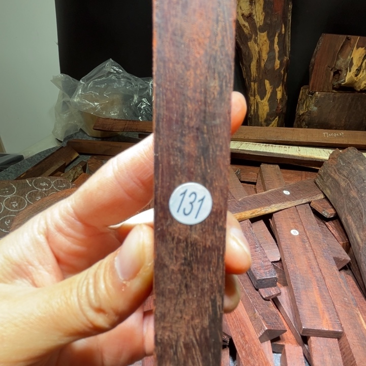 檀香紫檀（小叶紫檀）雄**?