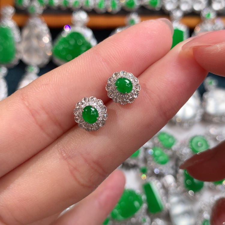 【闪购商品】翡翠18K金镶嵌颈饰耳钉