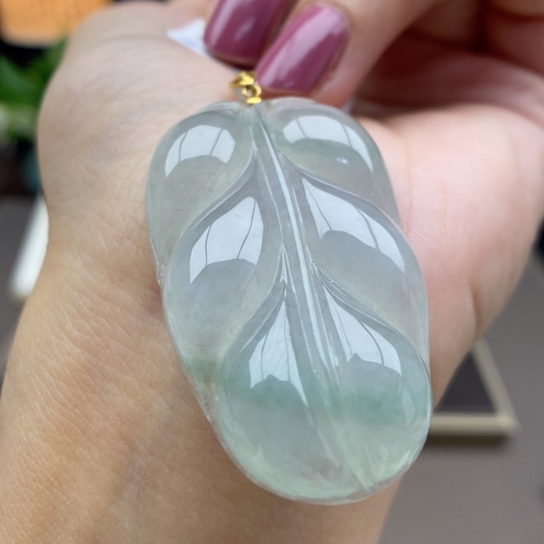 翡翠18K金镶嵌颈饰吊坠74