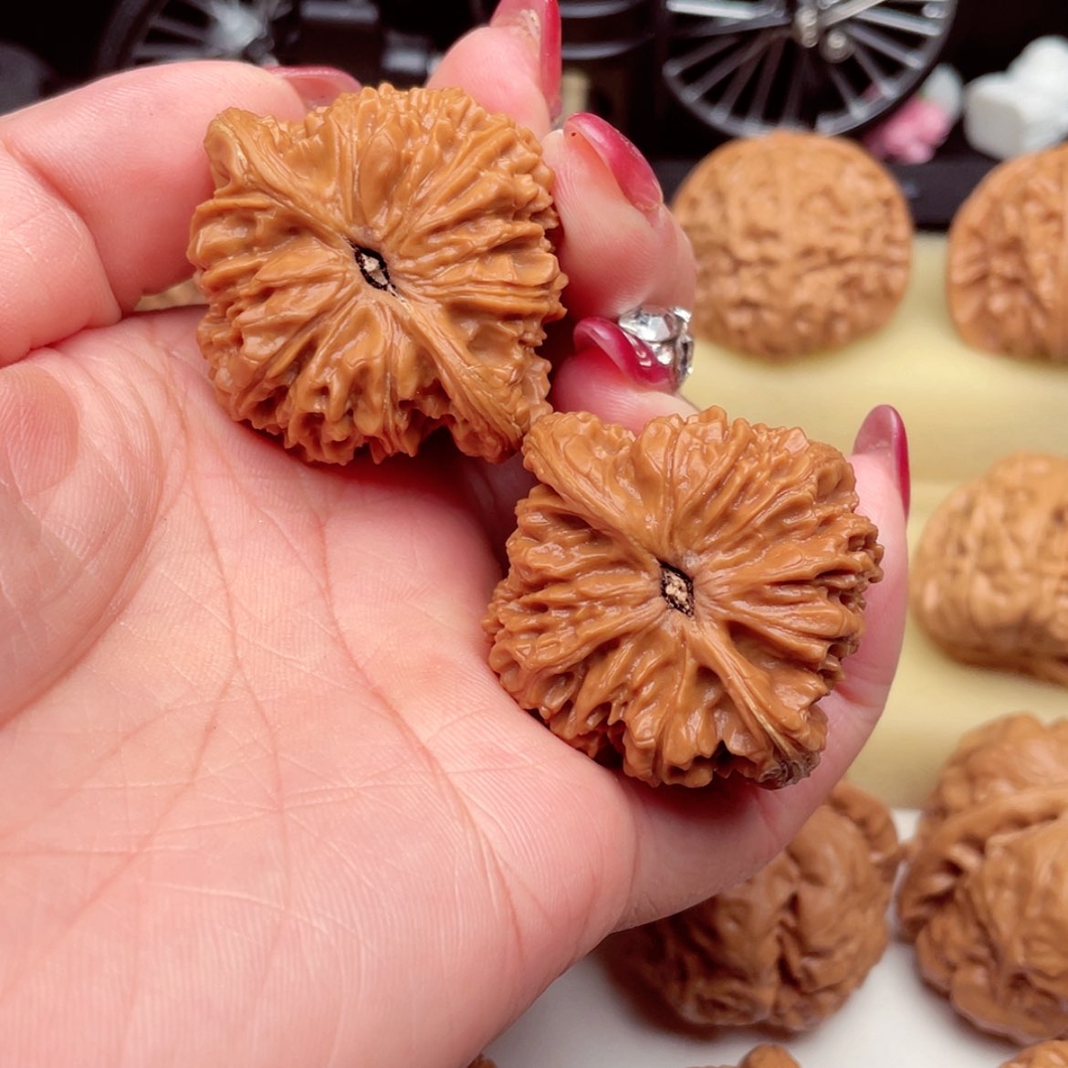 【闪购商品】吊坠桃核弹****超南疆石42