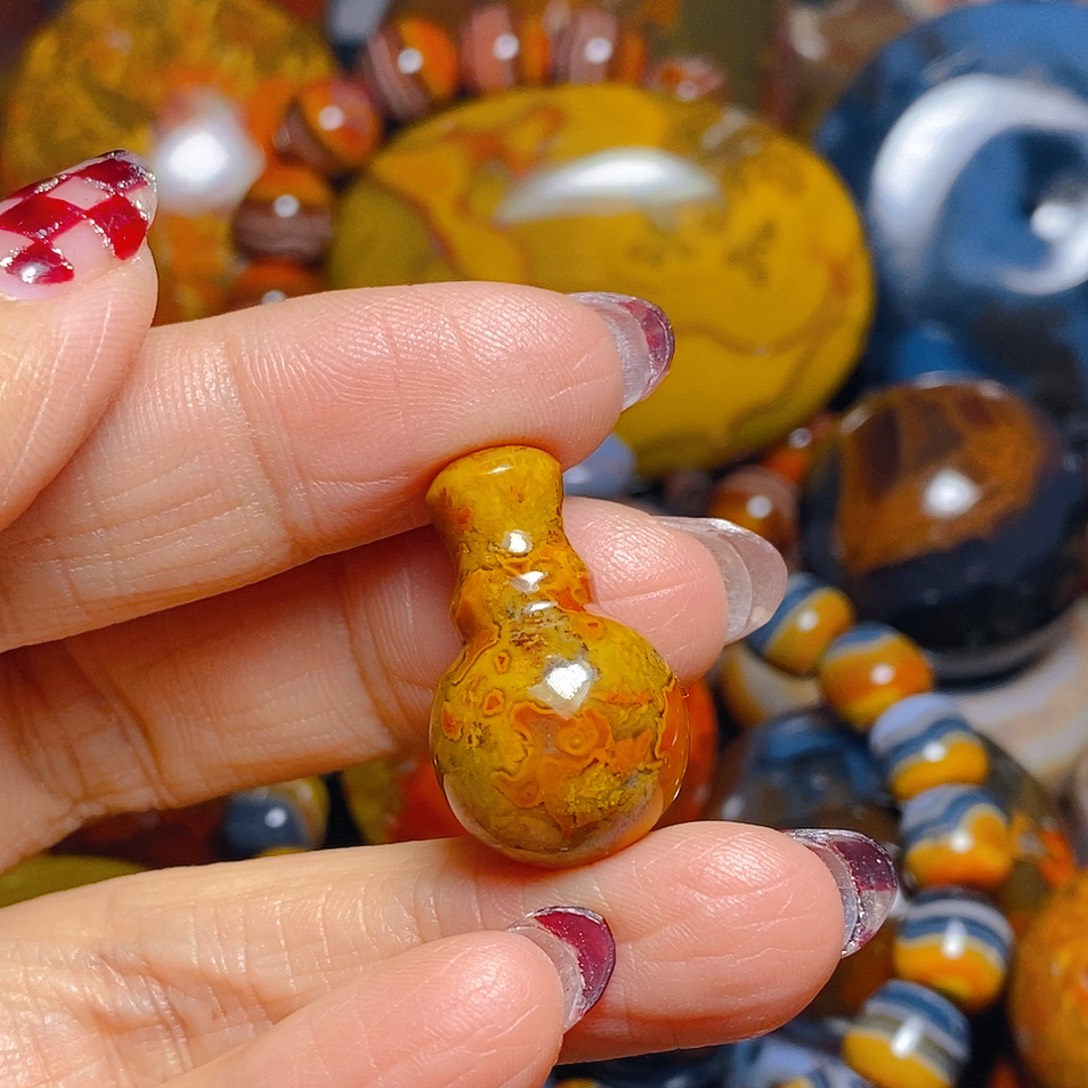 傲***雄玛瑙/玉髓未镶嵌颈饰