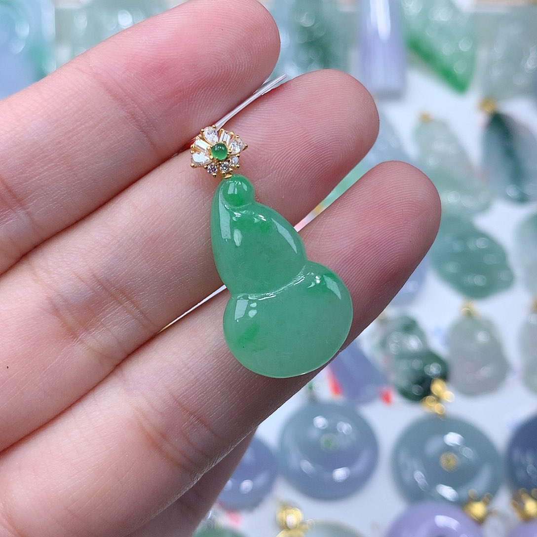 翡翠颈饰18K金镶嵌葫芦
