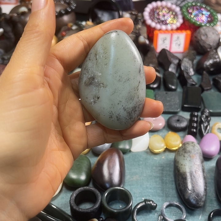 鹏***哥玉油库132克手把一个