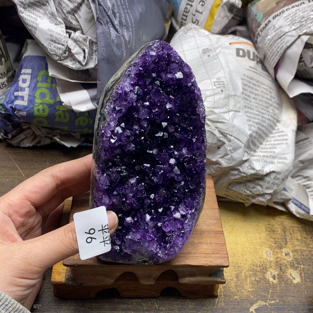 紫晶乌拉圭未镶嵌